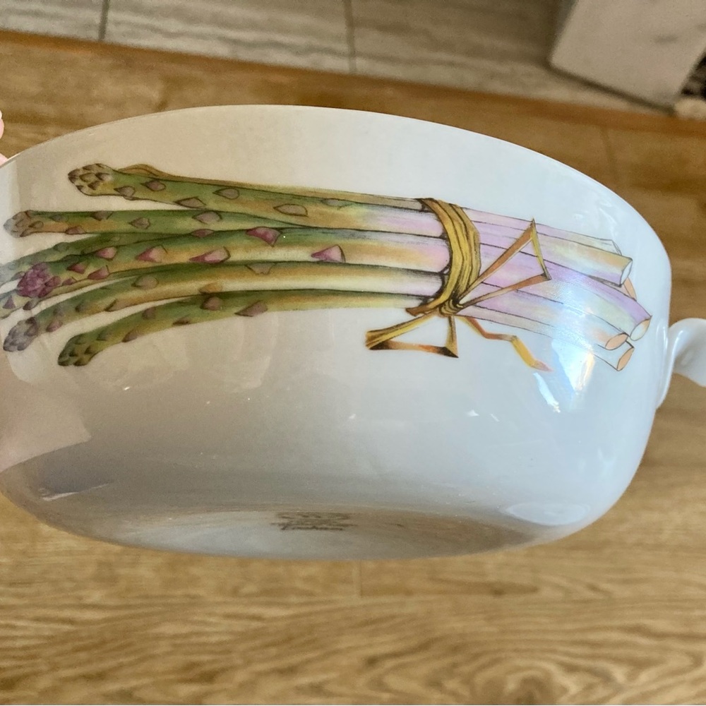 "EVESHAM"  Serving Dish, True Porcelain Oven to Table . Royal Worcester